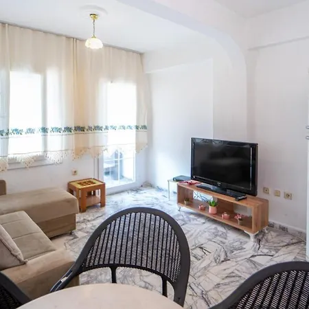 Cozy Flat With Balcony 1 Min To Beach In Apartment Fethiye